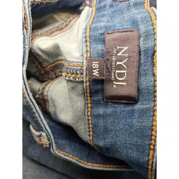 NYDJ Jeans Women 18W Marilyn Straight Cool Embrace Lift Tuck Medium Wash Stretch - Picture 9 of 12